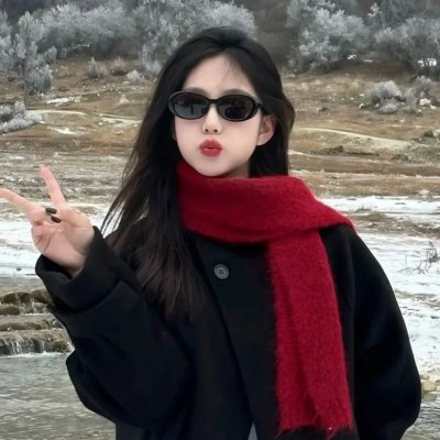 穿盔甲的少女